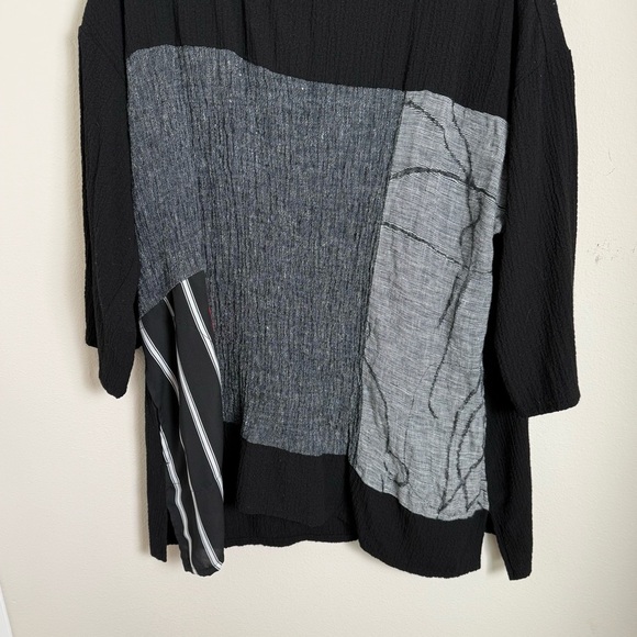 IC by Connie K Abstract Blouse Size Large - Picture 4 of 7